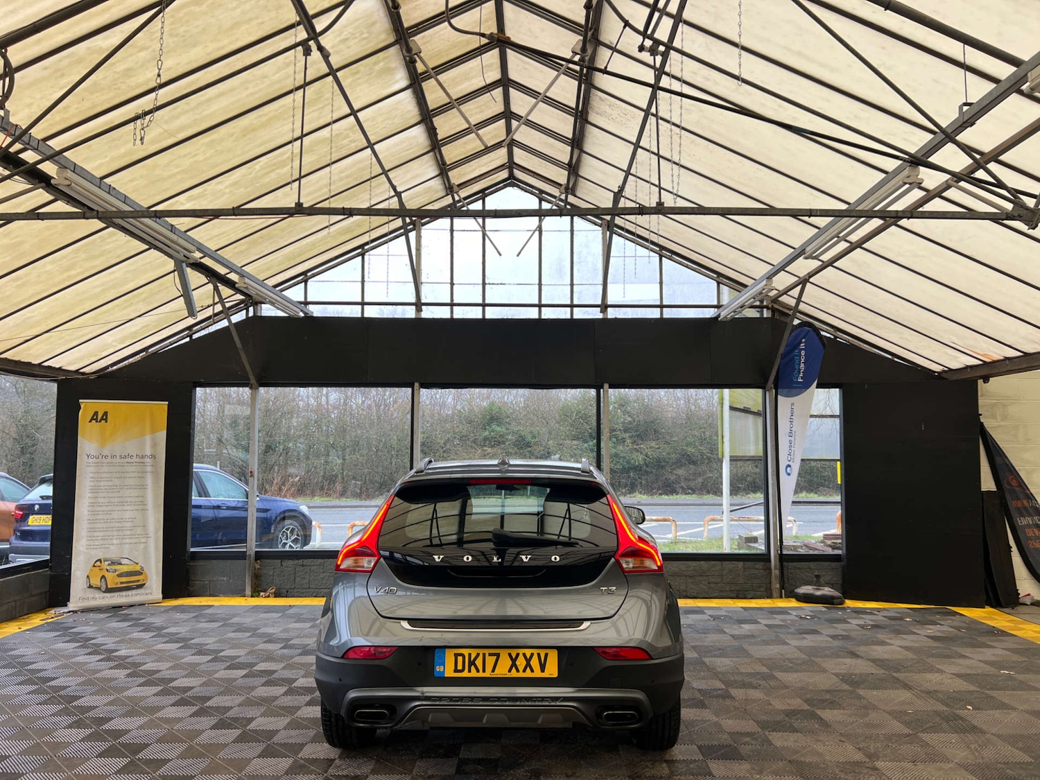 Used Volvo V40 2017 for sale - 77702613: Photo 8