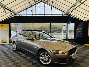 Used Jaguar XE 2016 for sale - 79749761: Photo