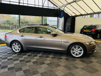 Used Jaguar XE 2016 for sale - 79749761: Photo
