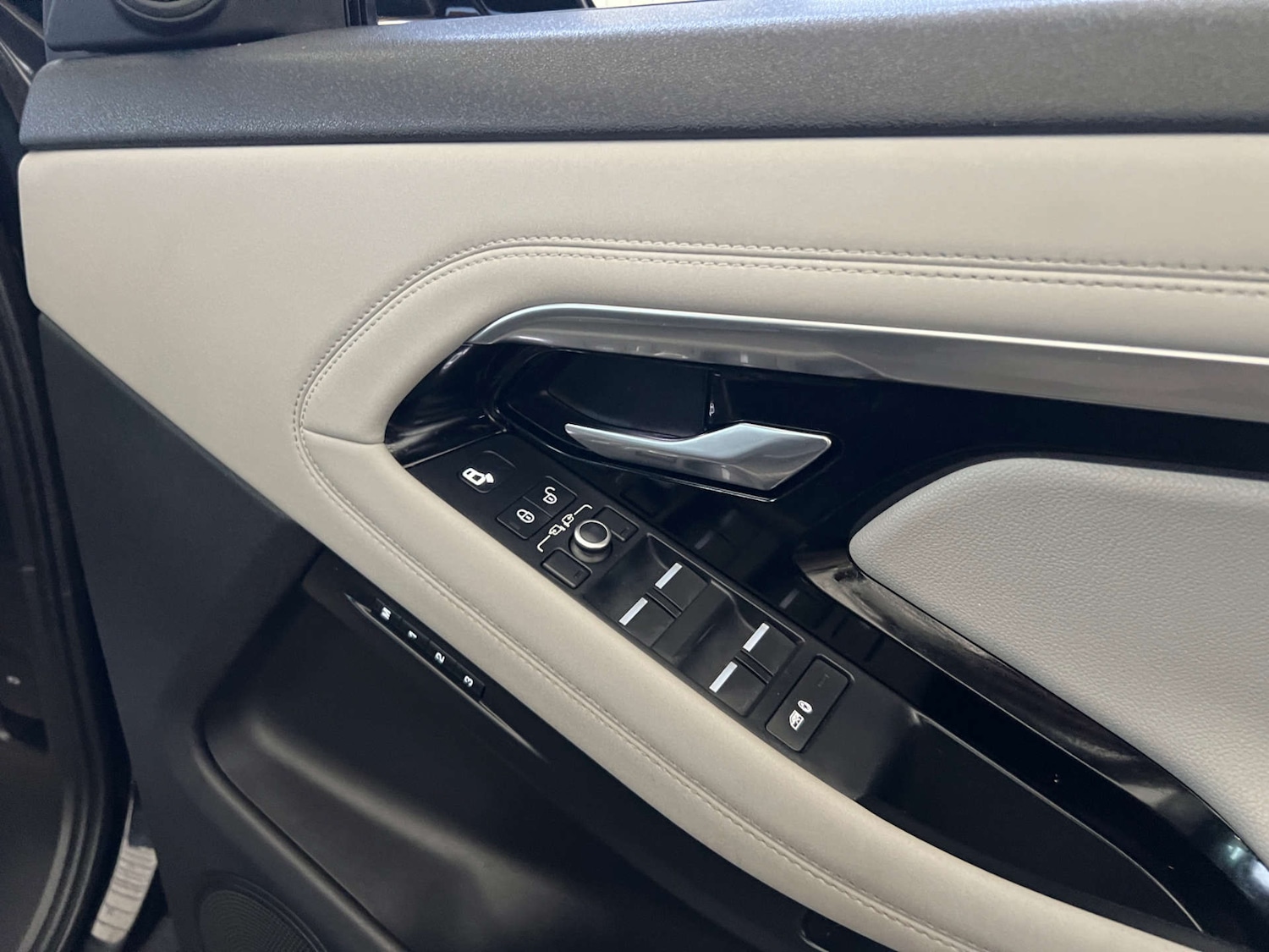 Used Land Rover Range Rover Evoque 2019 for sale - 76483213: Photo 11