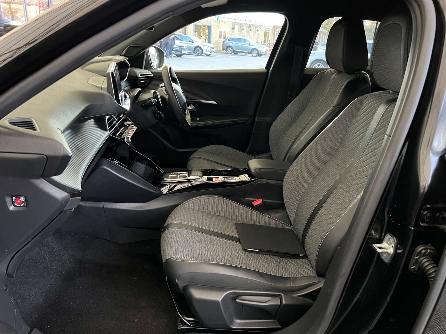 Used Peugeot 2008 2023 for sale - 77656595: Photo 25