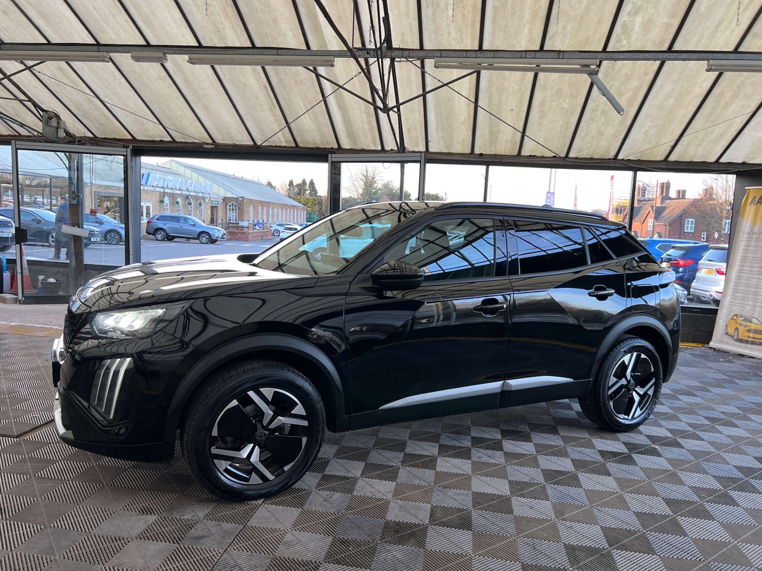 Used Peugeot 2008 2023 for sale - 77656595: Photo 5