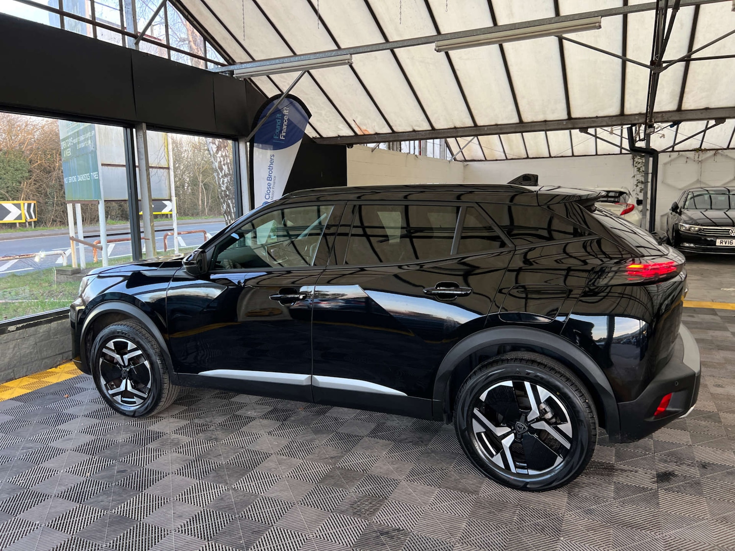 Used Peugeot 2008 2023 for sale - 77656595: Photo 7