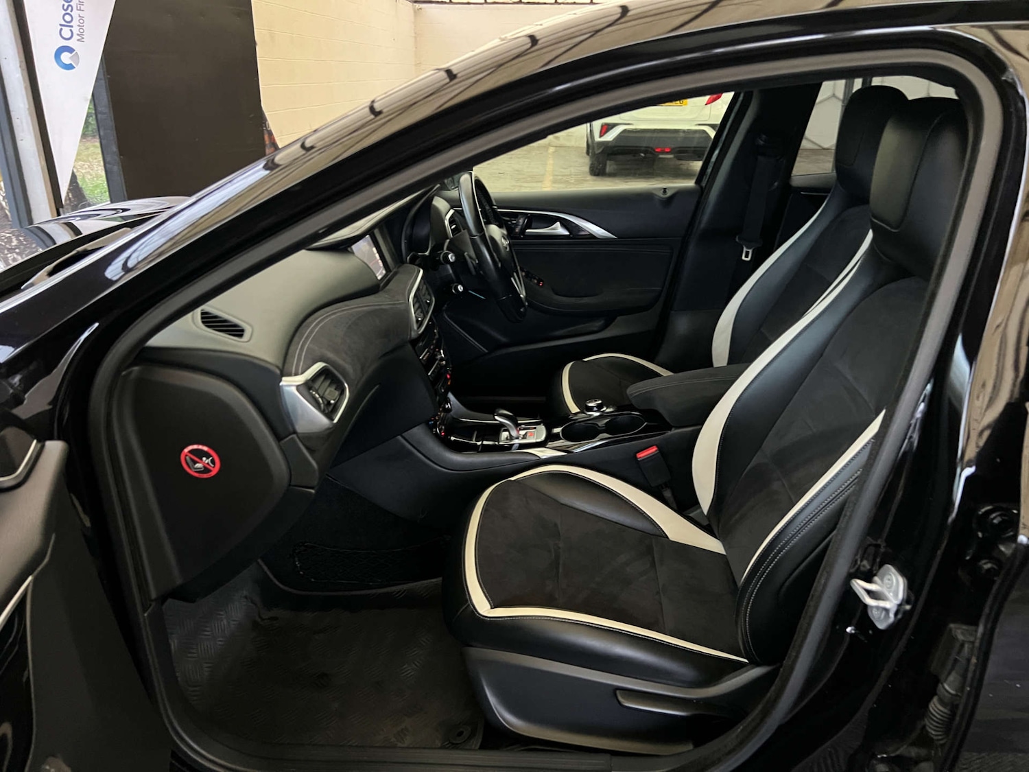 Used Infiniti Q30 2017 for sale - 77702644: Photo 25