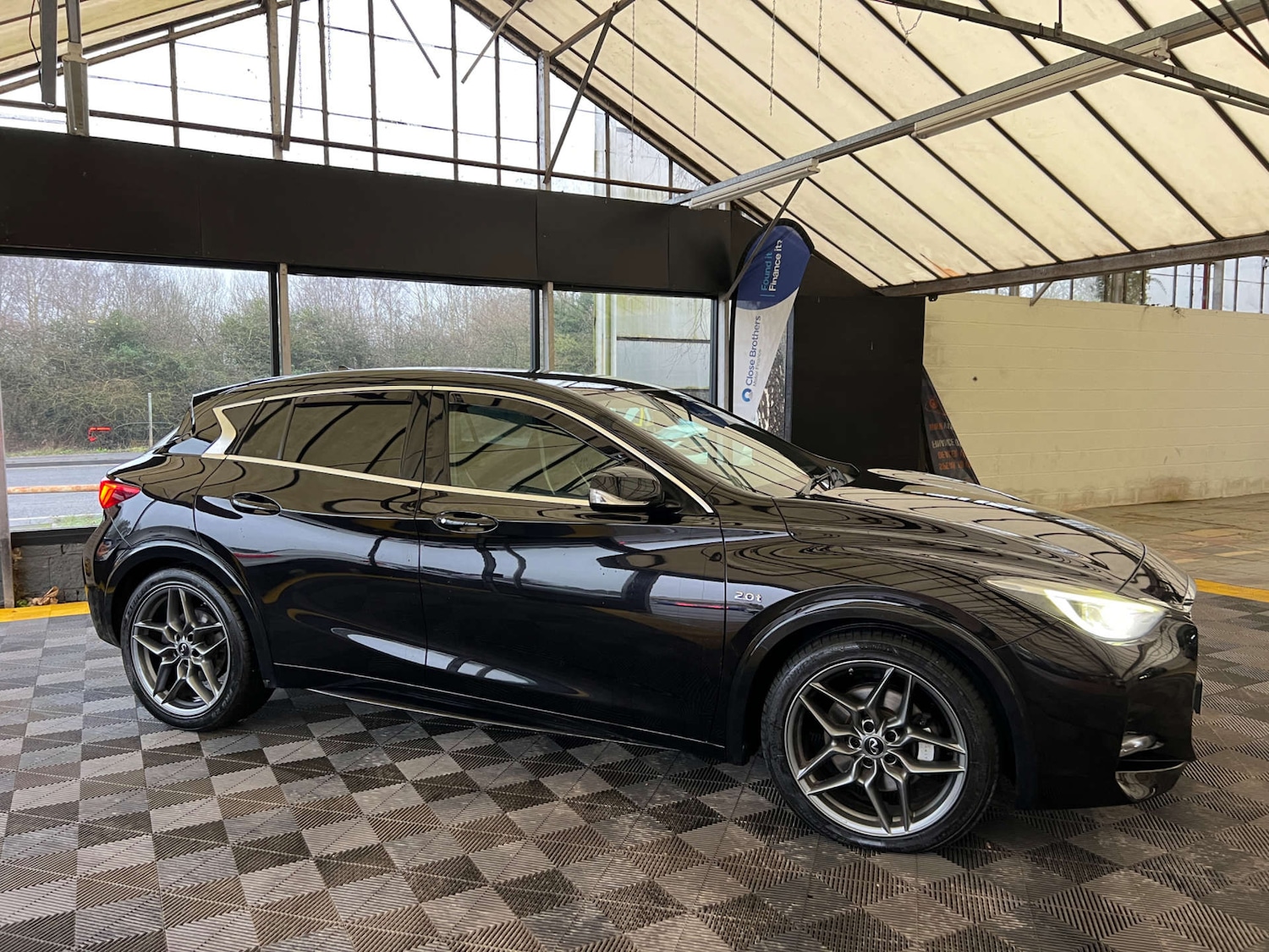 Used Infiniti Q30 2017 for sale - 77702644: Photo 3