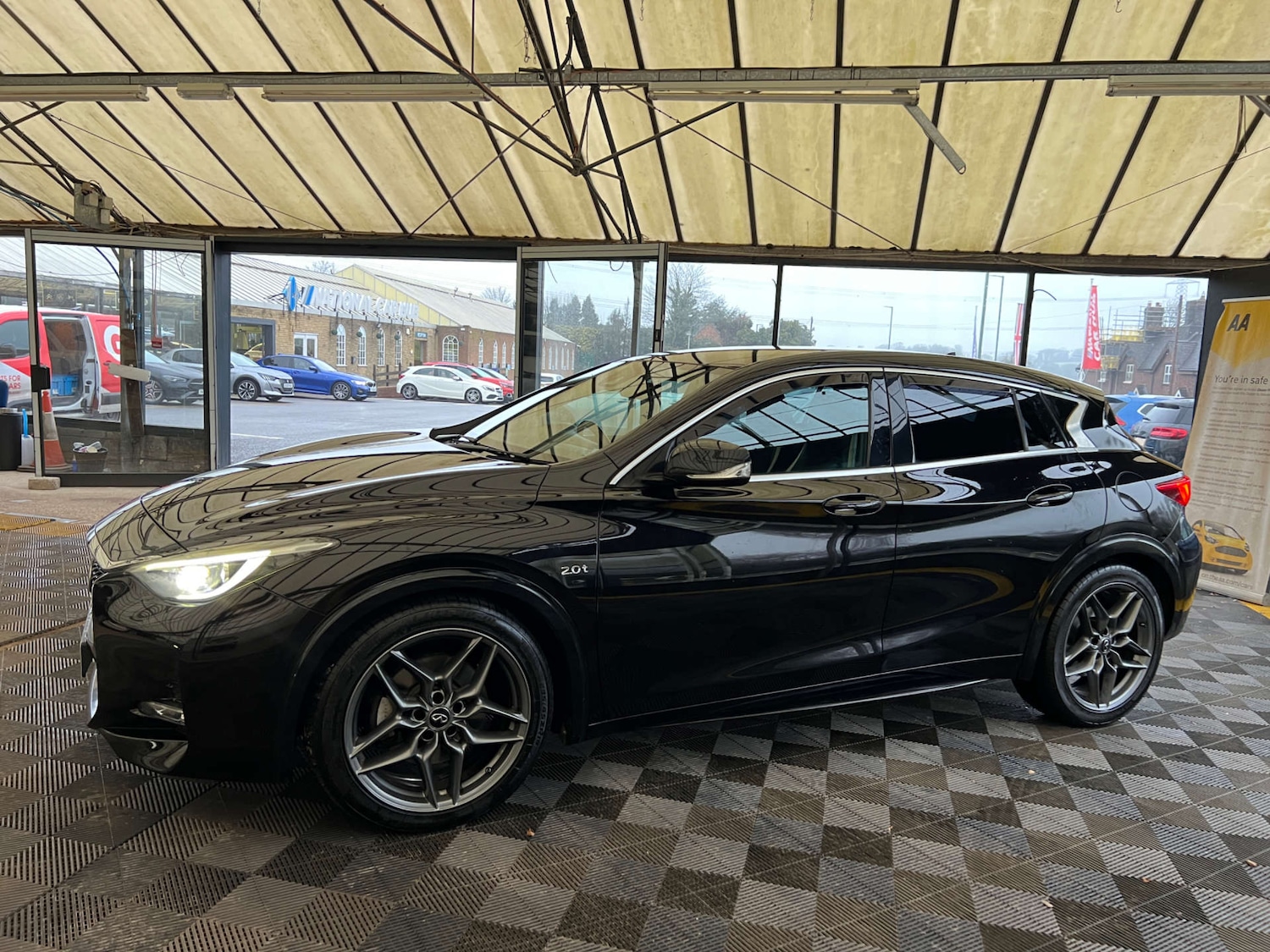 Used Infiniti Q30 2017 for sale - 77702644: Photo 5