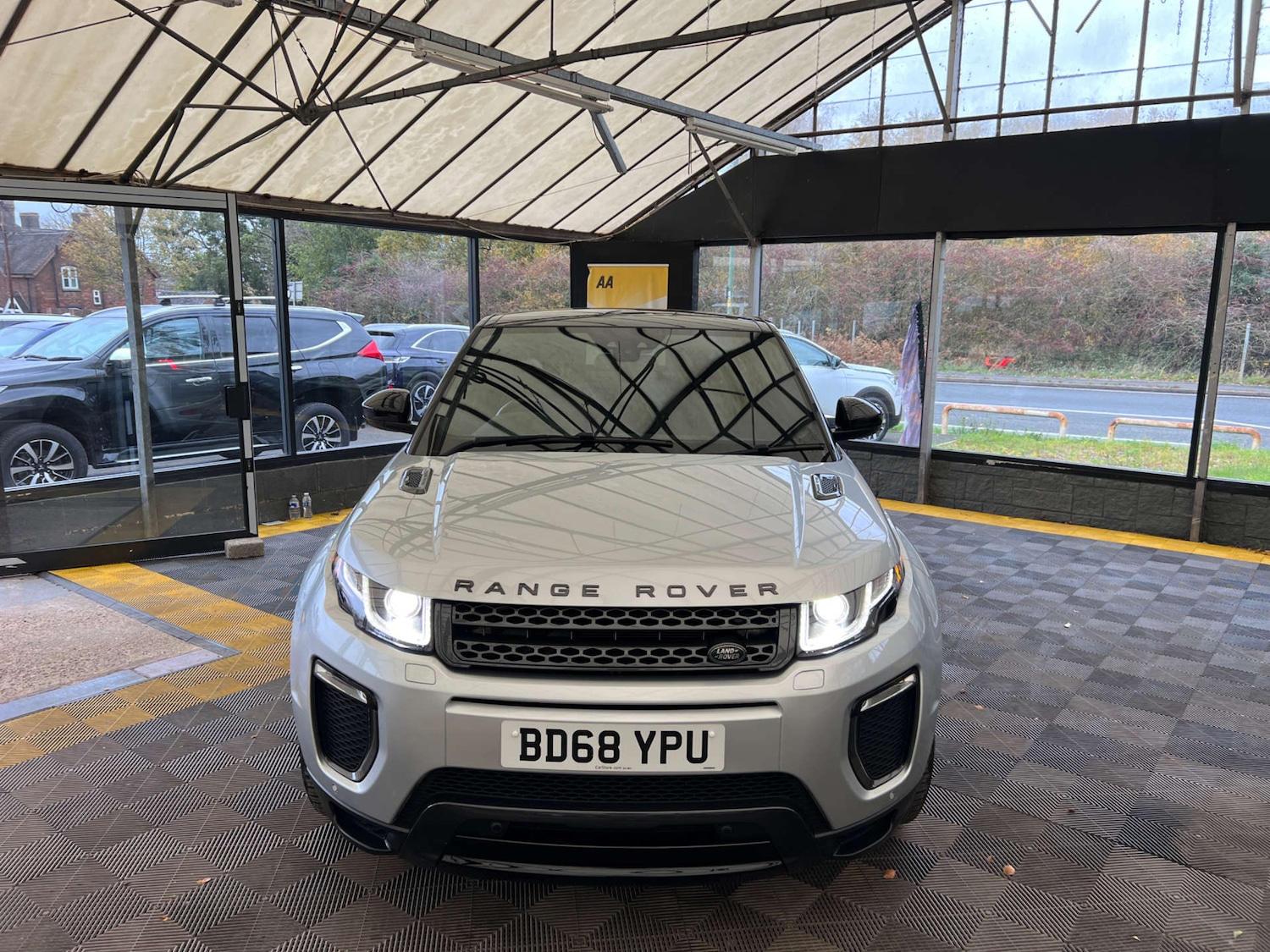 Used Land Rover Range Rover Evoque 2018 for sale - 76477423: Photo 2