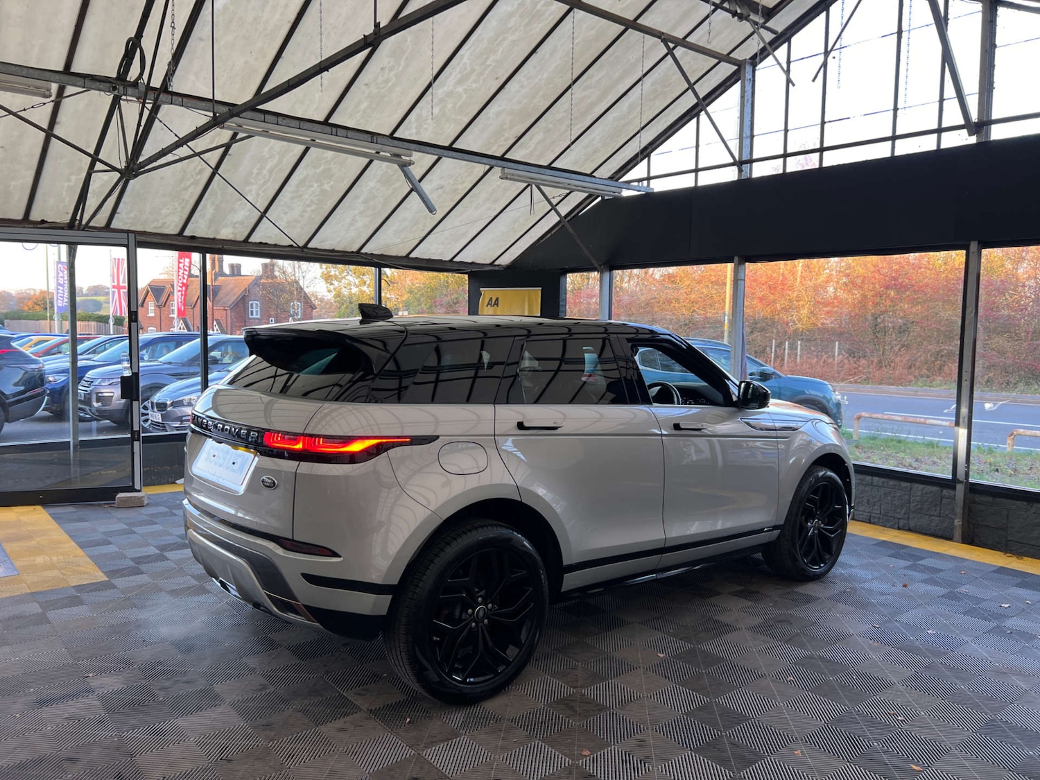 Used Land Rover Range Rover Evoque 2019 for sale - 76604237: Photo 3