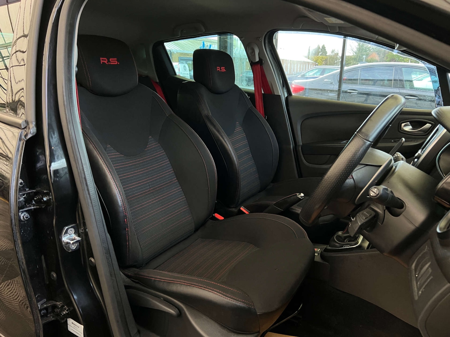 Used Renault Clio 2017 for sale - 77393355: Photo 11