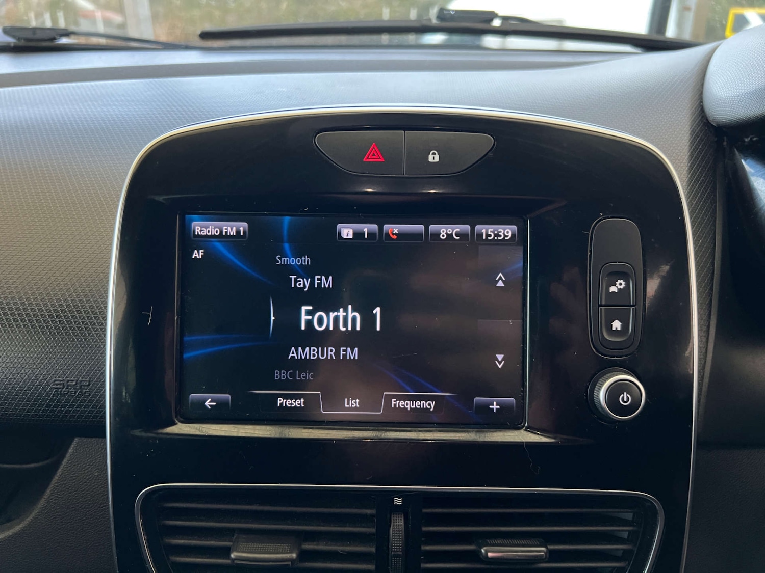 Used Renault Clio 2017 for sale - 77393355: Photo 19