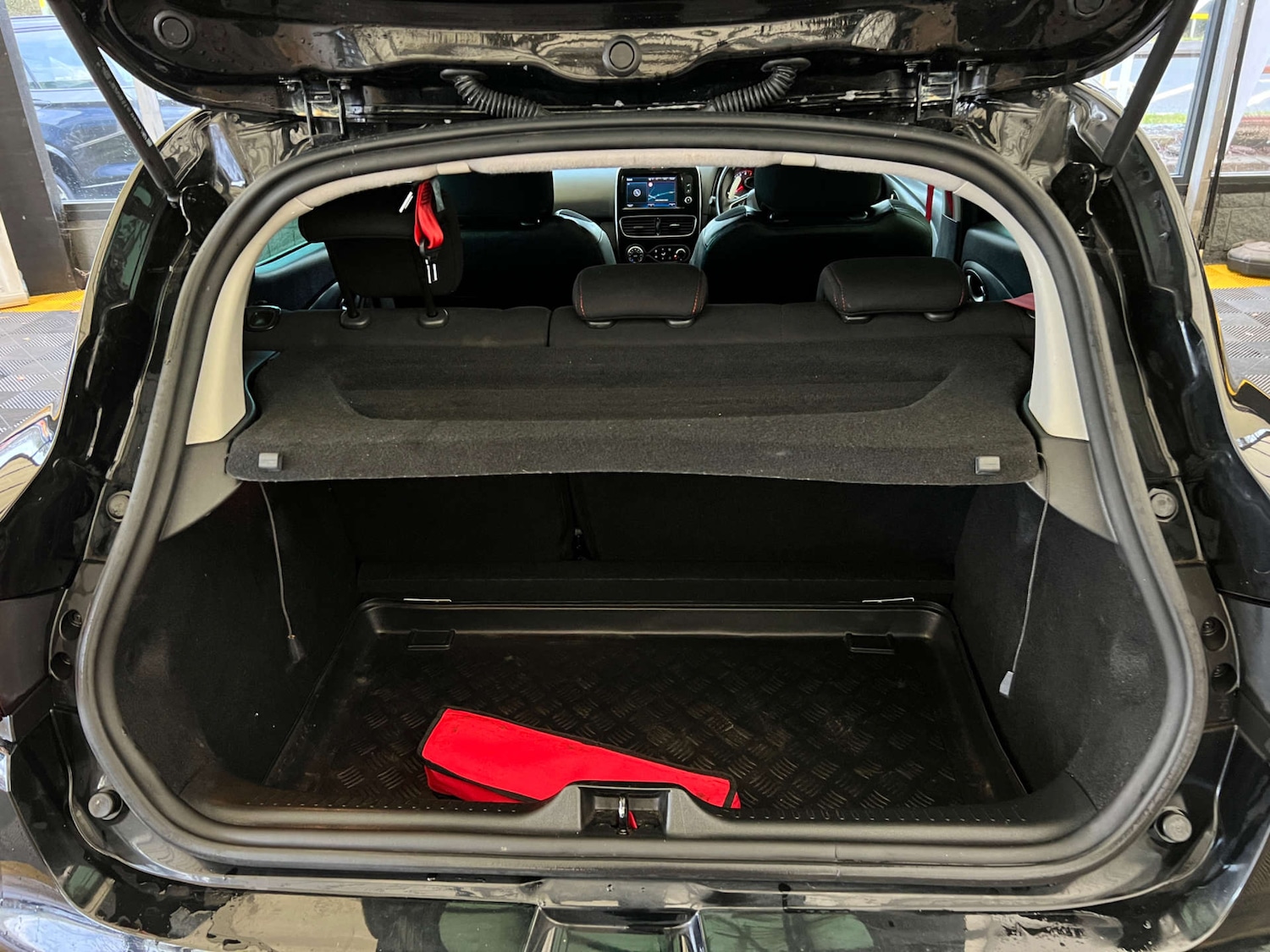 Used Renault Clio 2017 for sale - 77393355: Photo 26