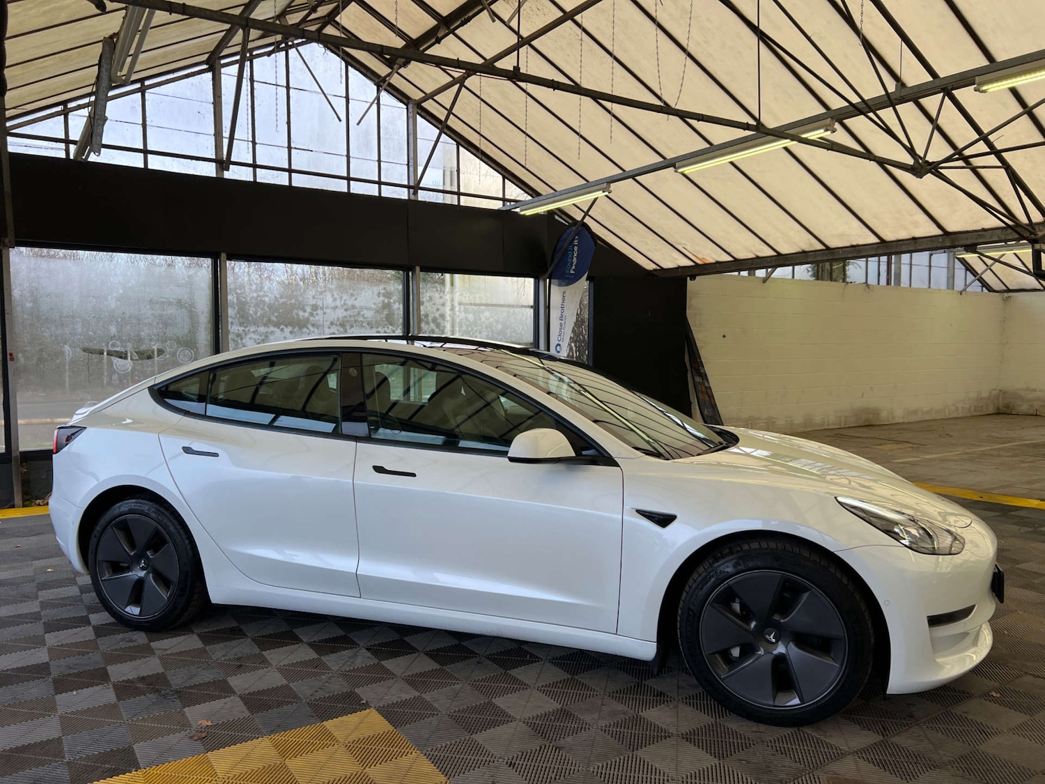 Used Tesla Model 3 2020 for sale - 77357546: Photo 2