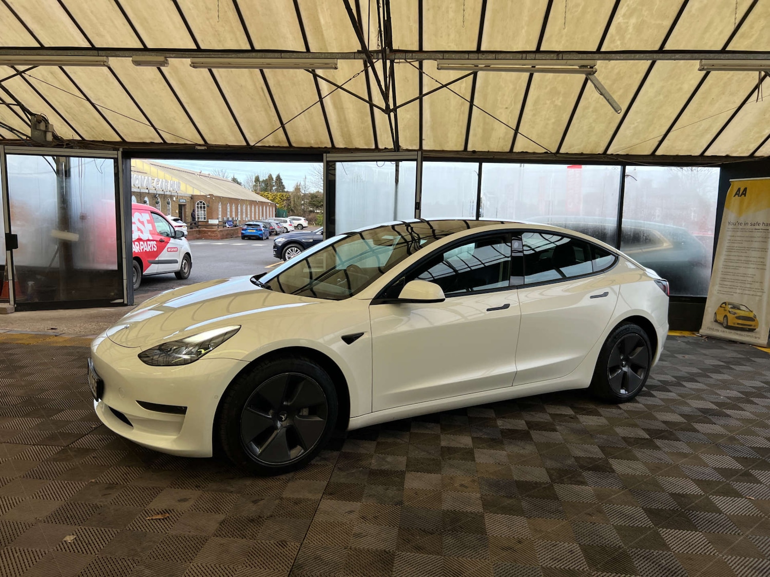Used Tesla Model 3 2020 for sale - 77357546: Photo 4