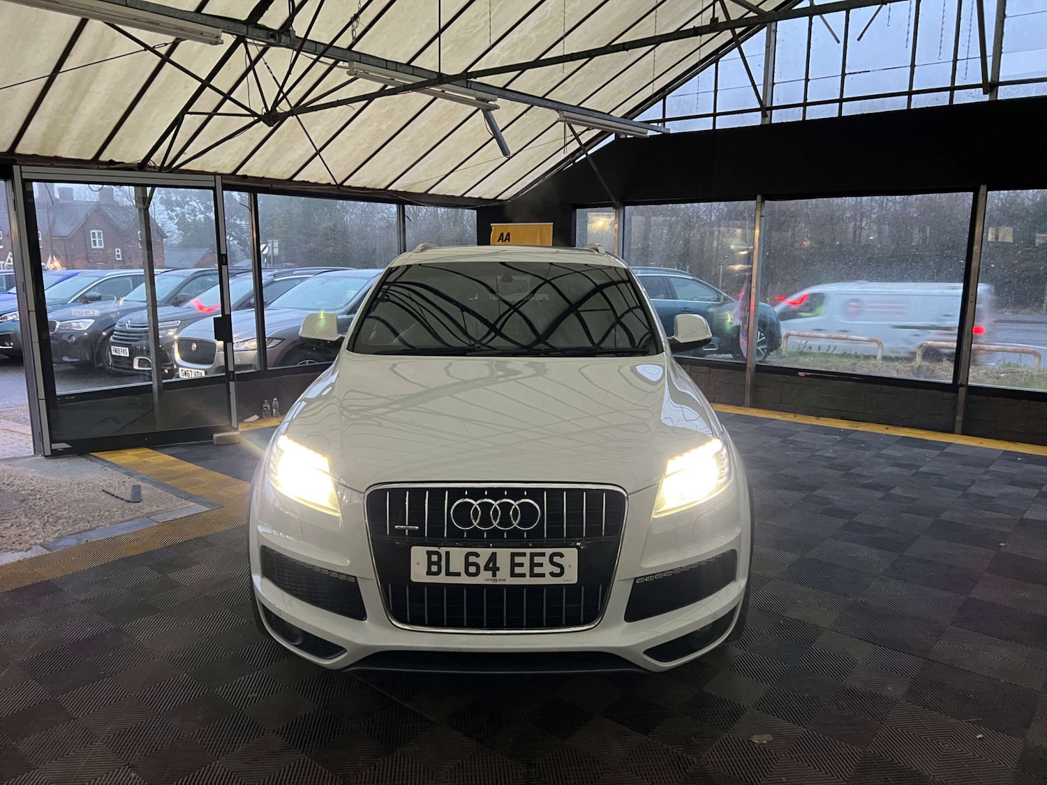 Used Audi Q7 2014 for sale - 77147772: Photo 2