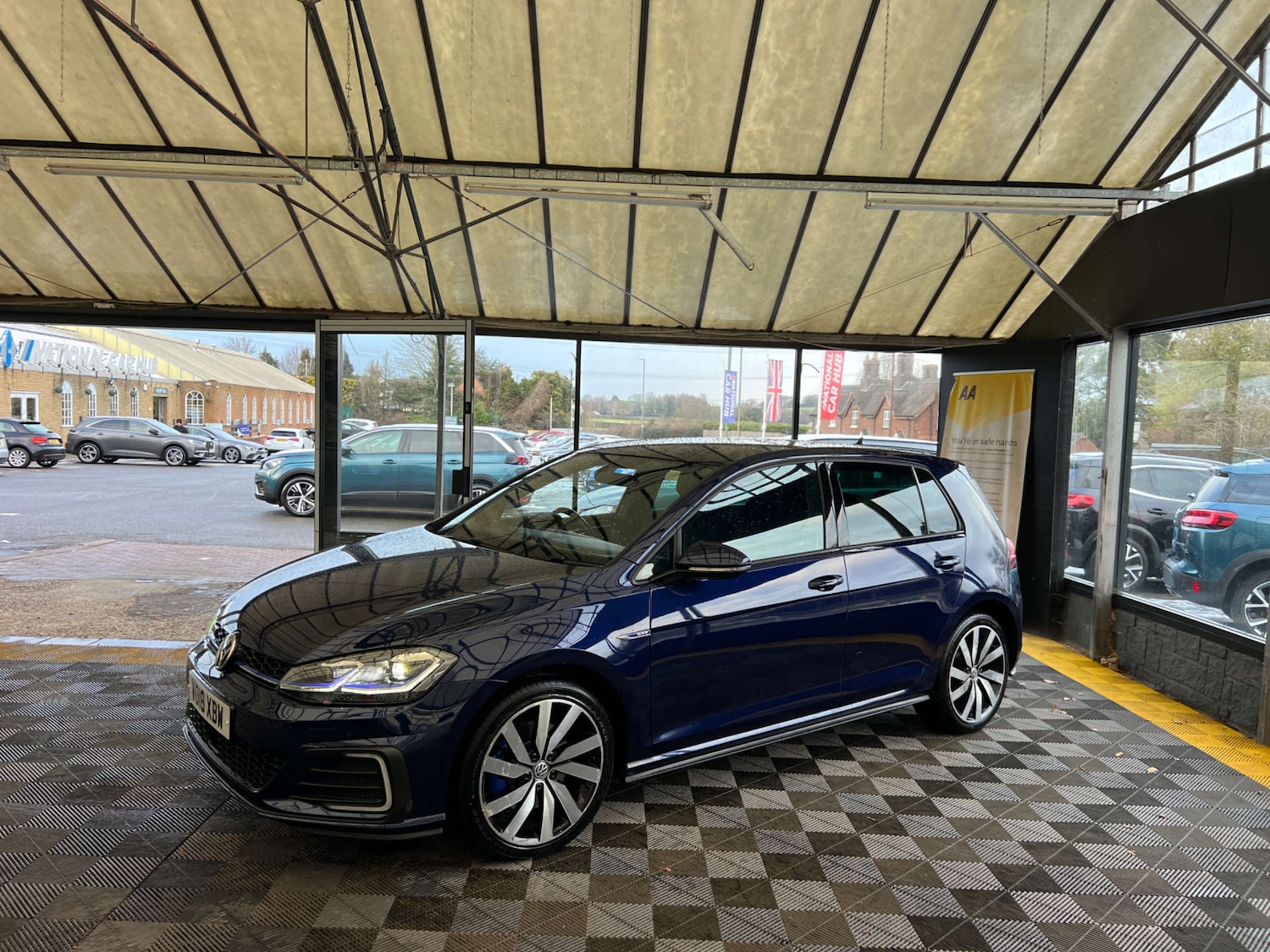Used Volkswagen Golf 2018 for sale - 77125205: Photo 2