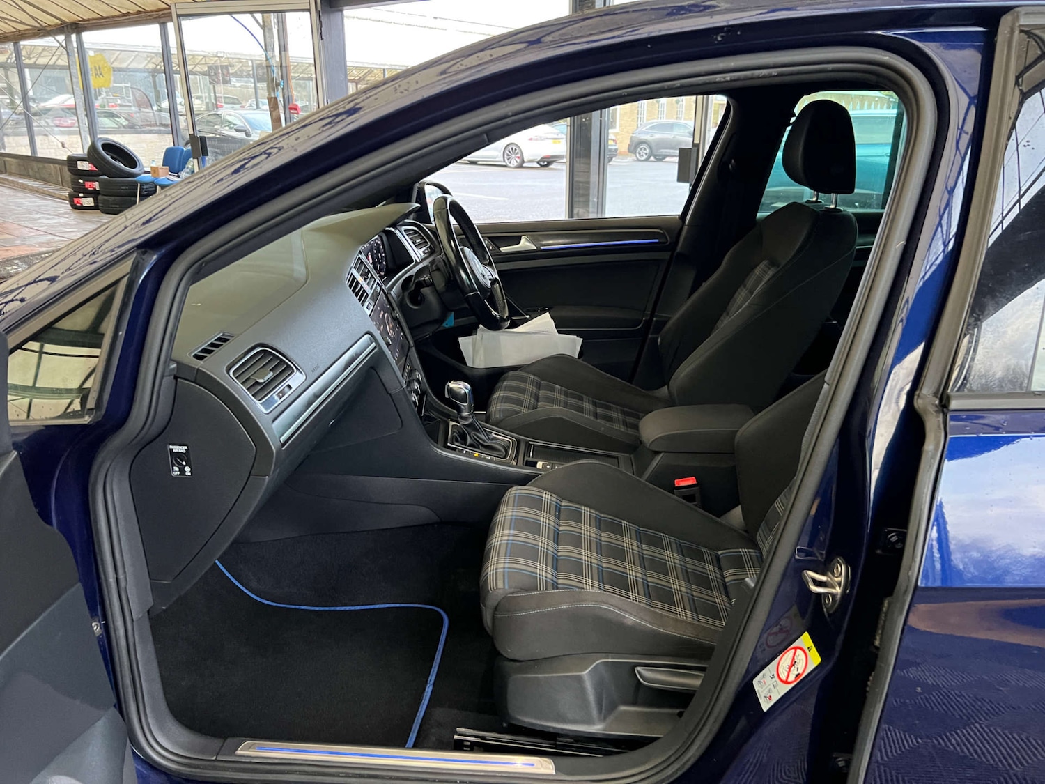 Used Volkswagen Golf 2018 for sale - 77125205: Photo 23