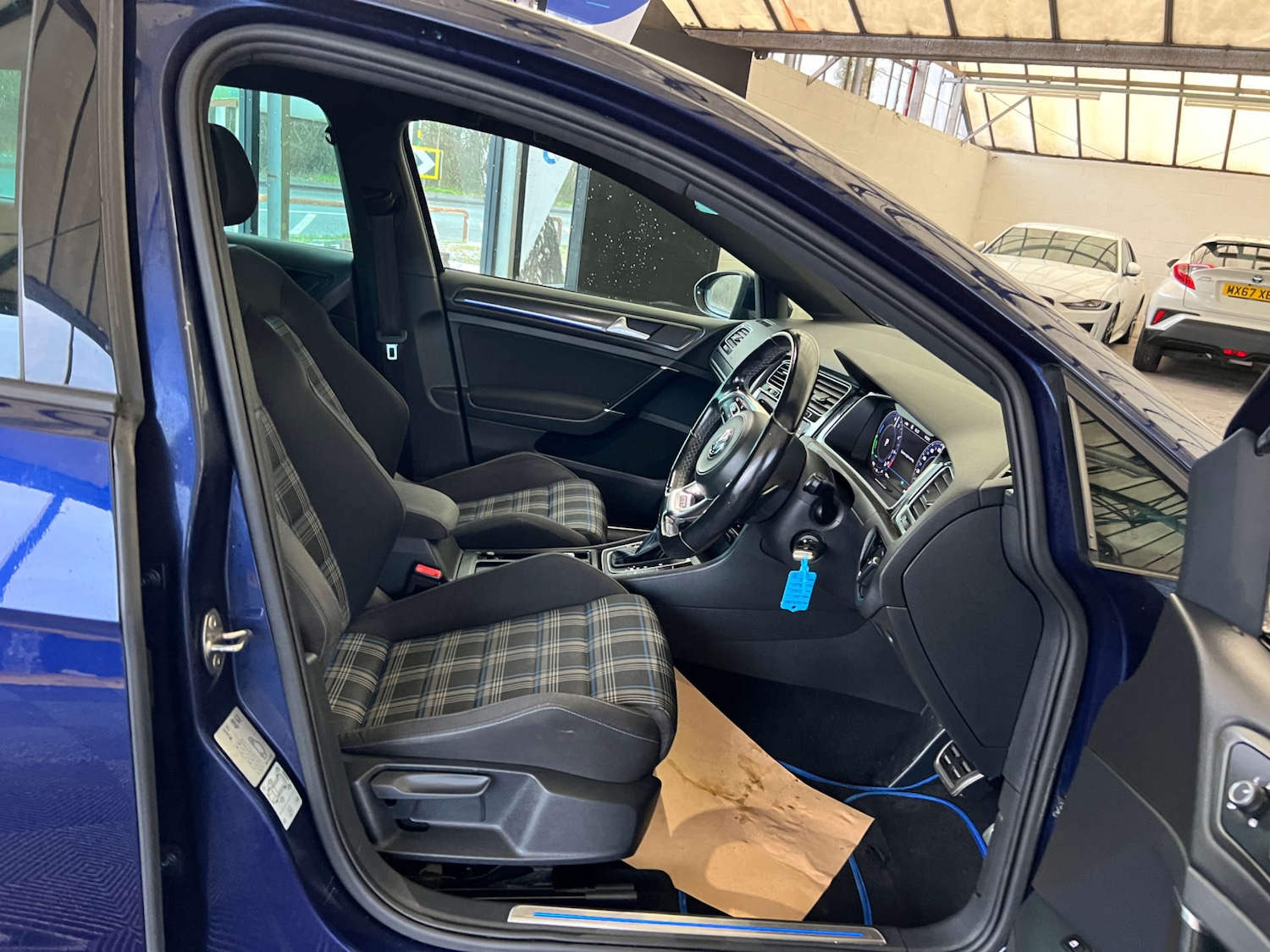 Used Volkswagen Golf 2018 for sale - 77125205: Photo 8