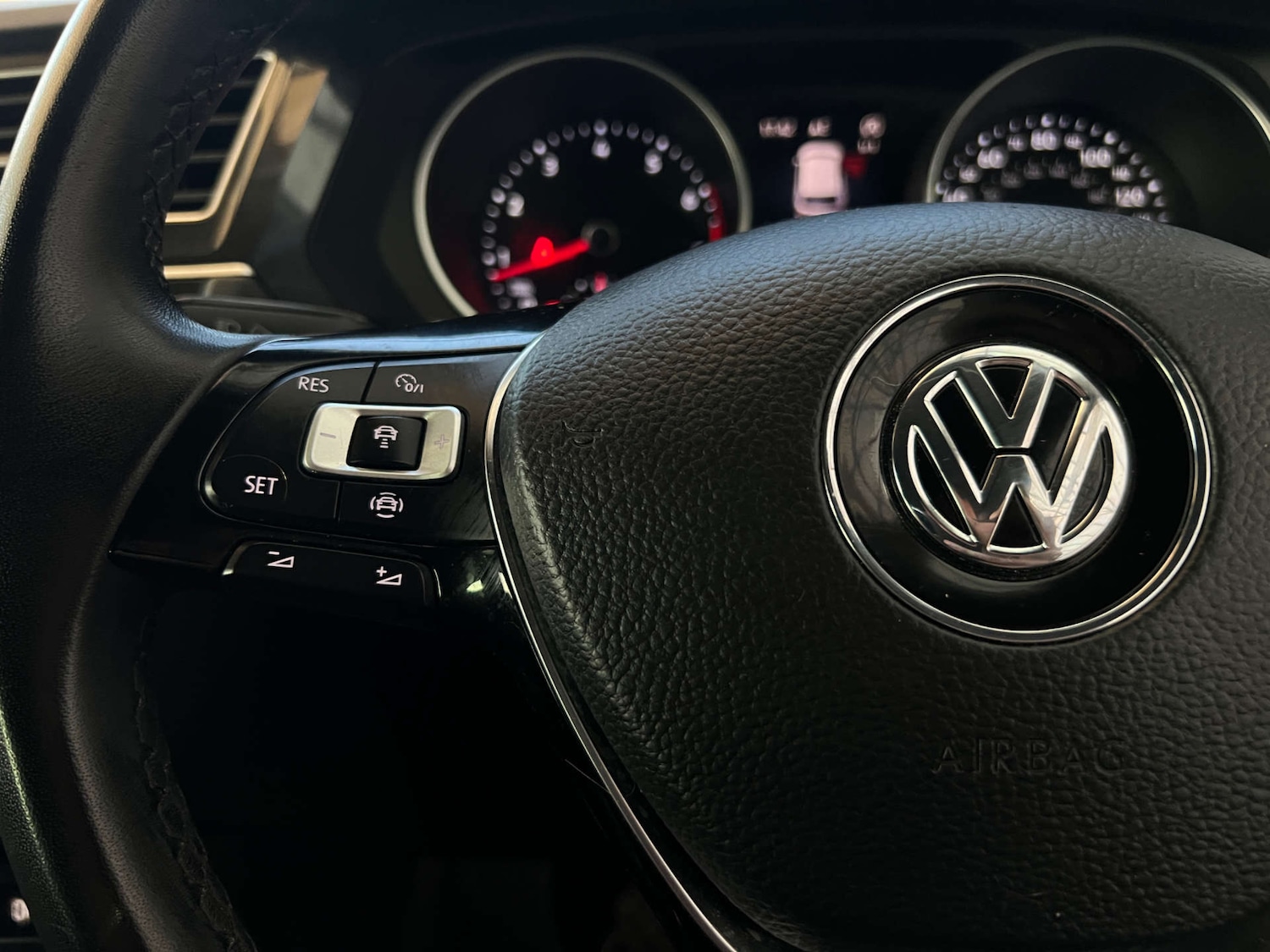 Used Volkswagen Tiguan 2019 for sale - 77945429: Photo 15