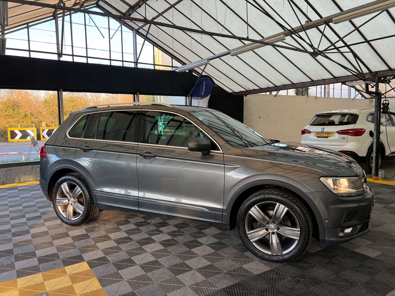 Used Volkswagen Tiguan 2019 for sale - 77945429: Photo 3