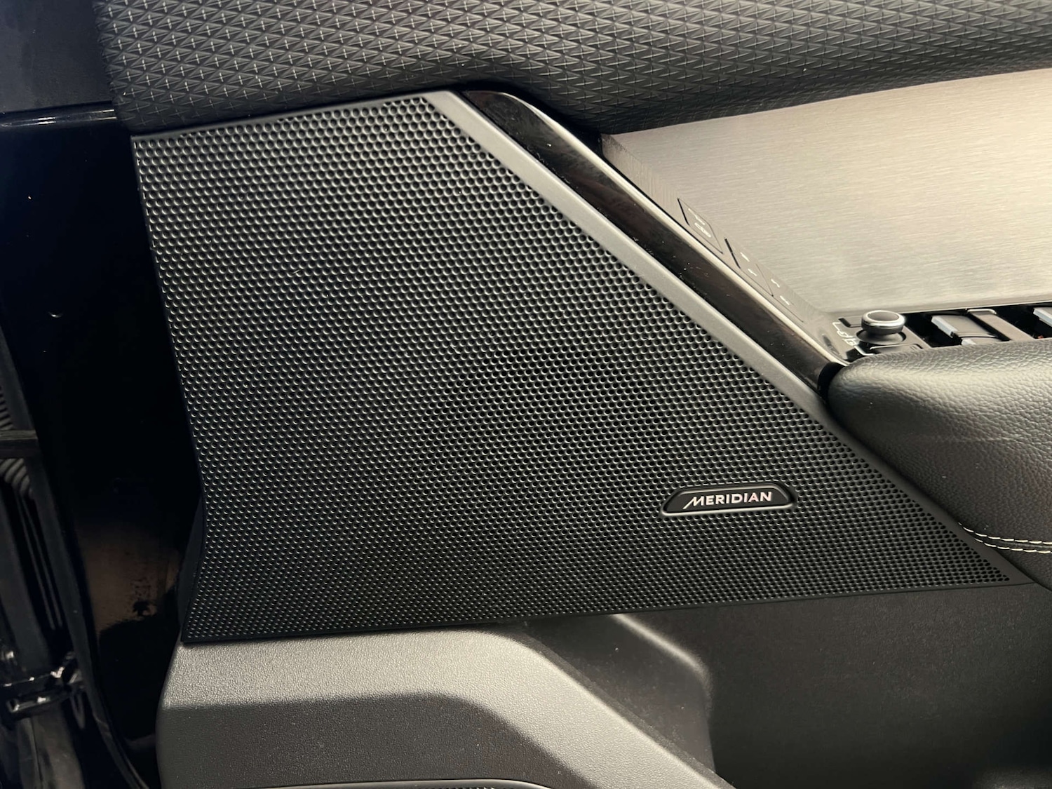 Used Land Rover Range Rover Velar 2018 for sale - 77930564: Photo 15