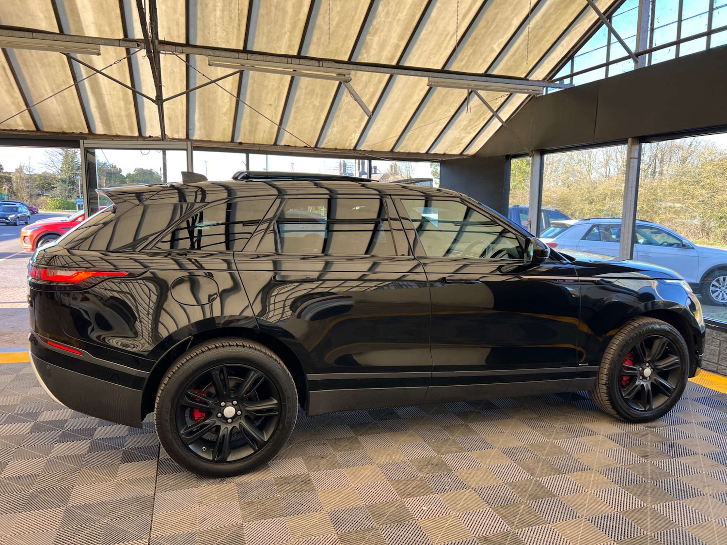 Used Land Rover Range Rover Velar 2018 for sale - 77930564: Photo 9