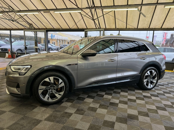 Used Audi e-tron 2020 for sale - 75628513: Photo 6