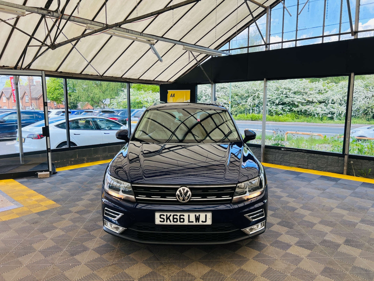 Used Volkswagen Tiguan 2016 for sale - 77168091: Photo 3