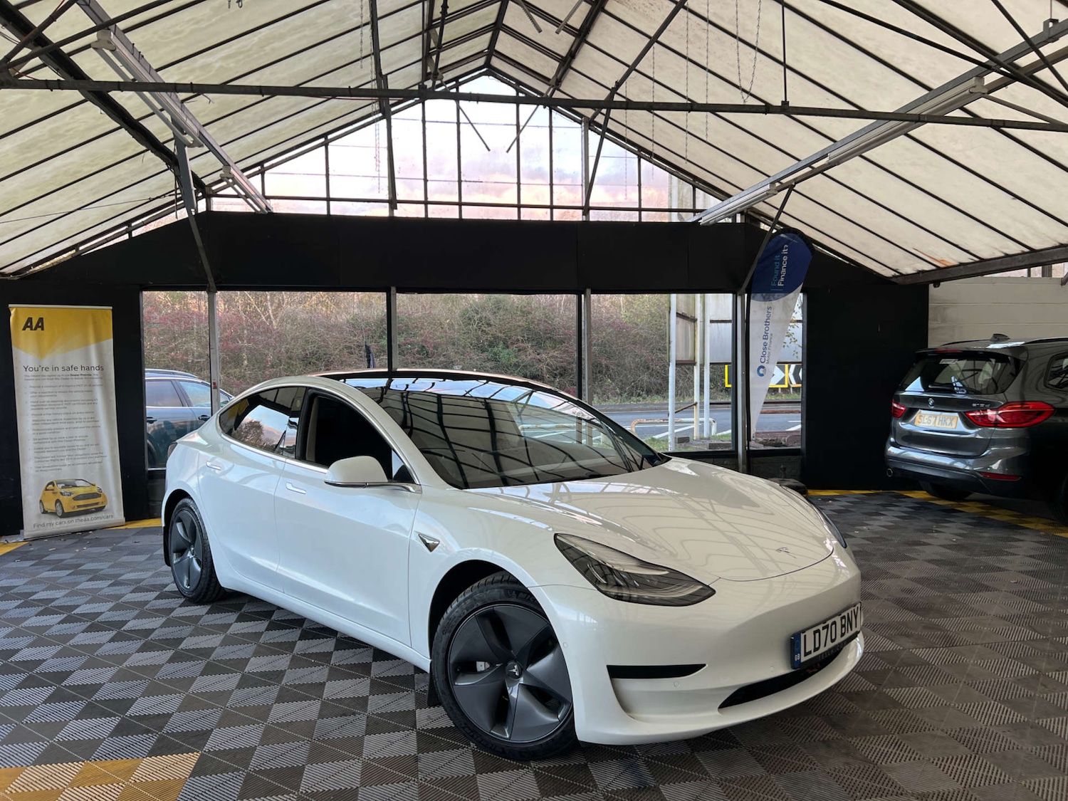 Used Tesla Model 3 2020 for sale - 76687511: Photo 1