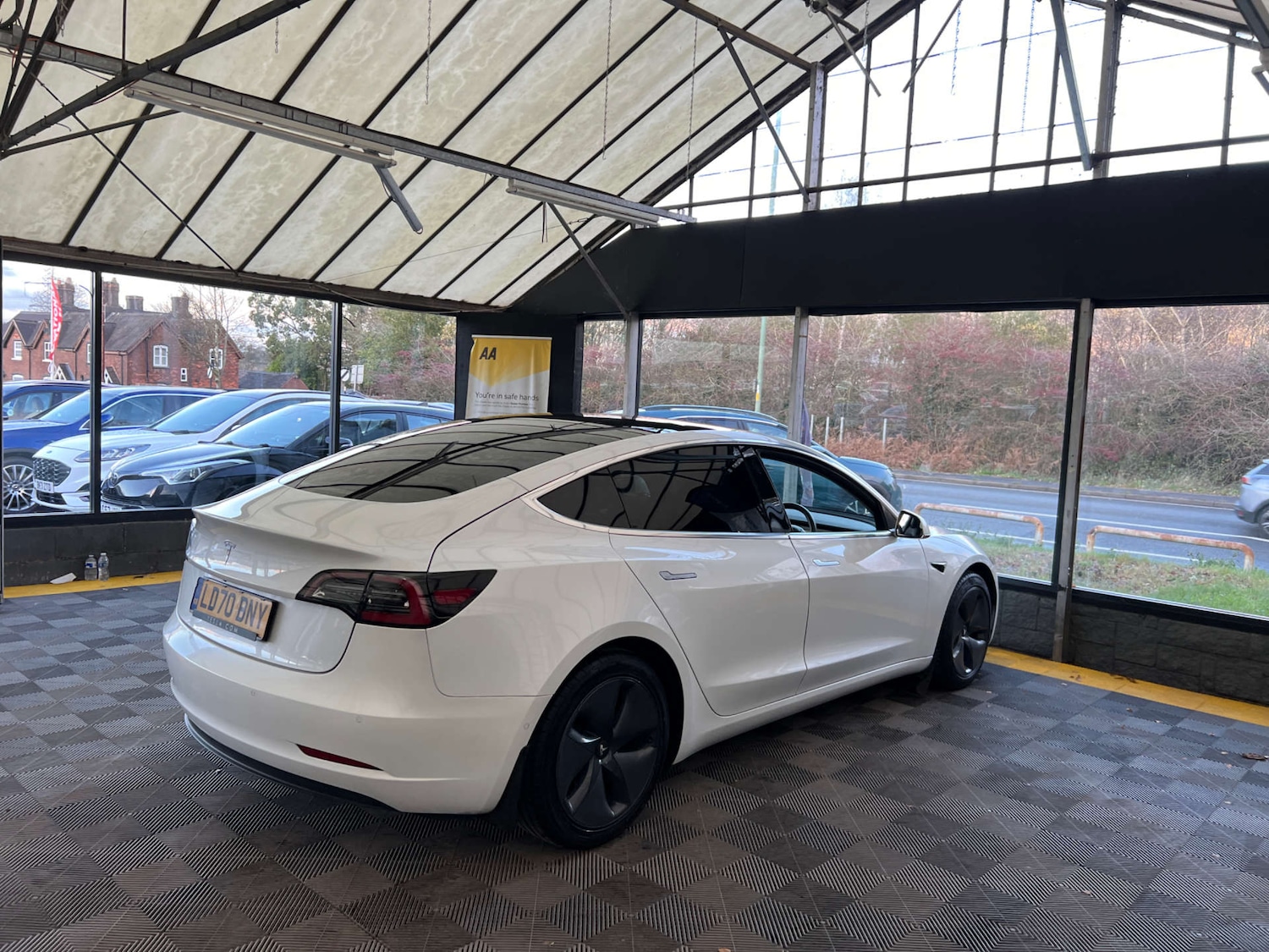 Used Tesla Model 3 2020 for sale - 76687511: Photo 8
