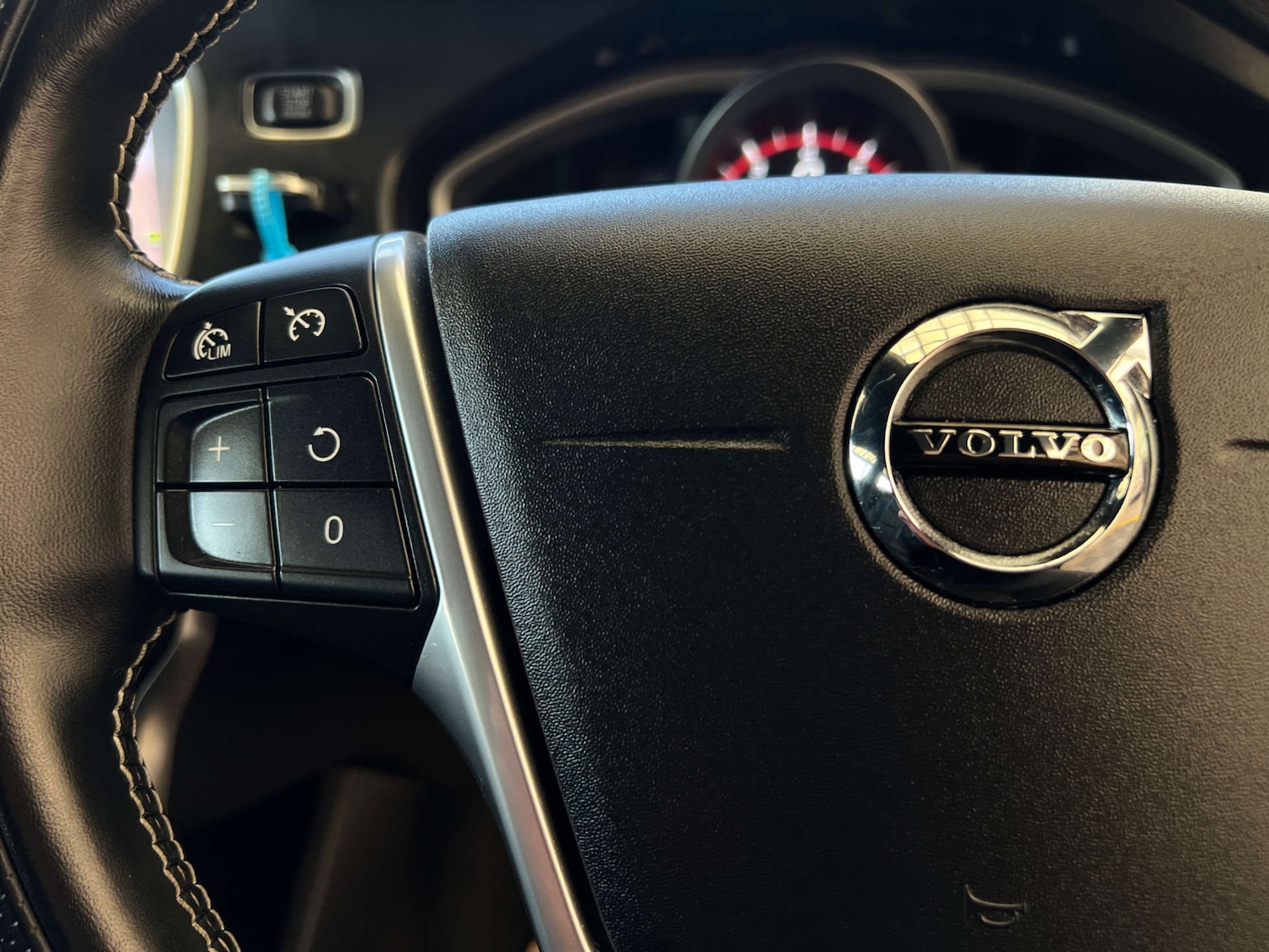 Used Volvo V40 2019 for sale - 77979876: Photo 15