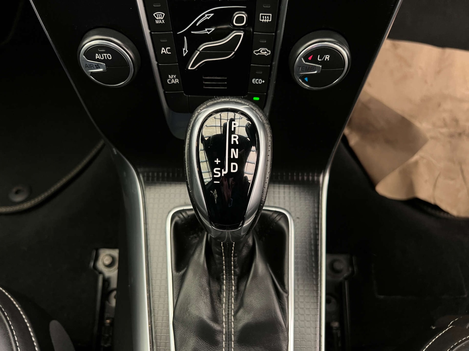 Used Volvo V40 2019 for sale - 77979876: Photo 23