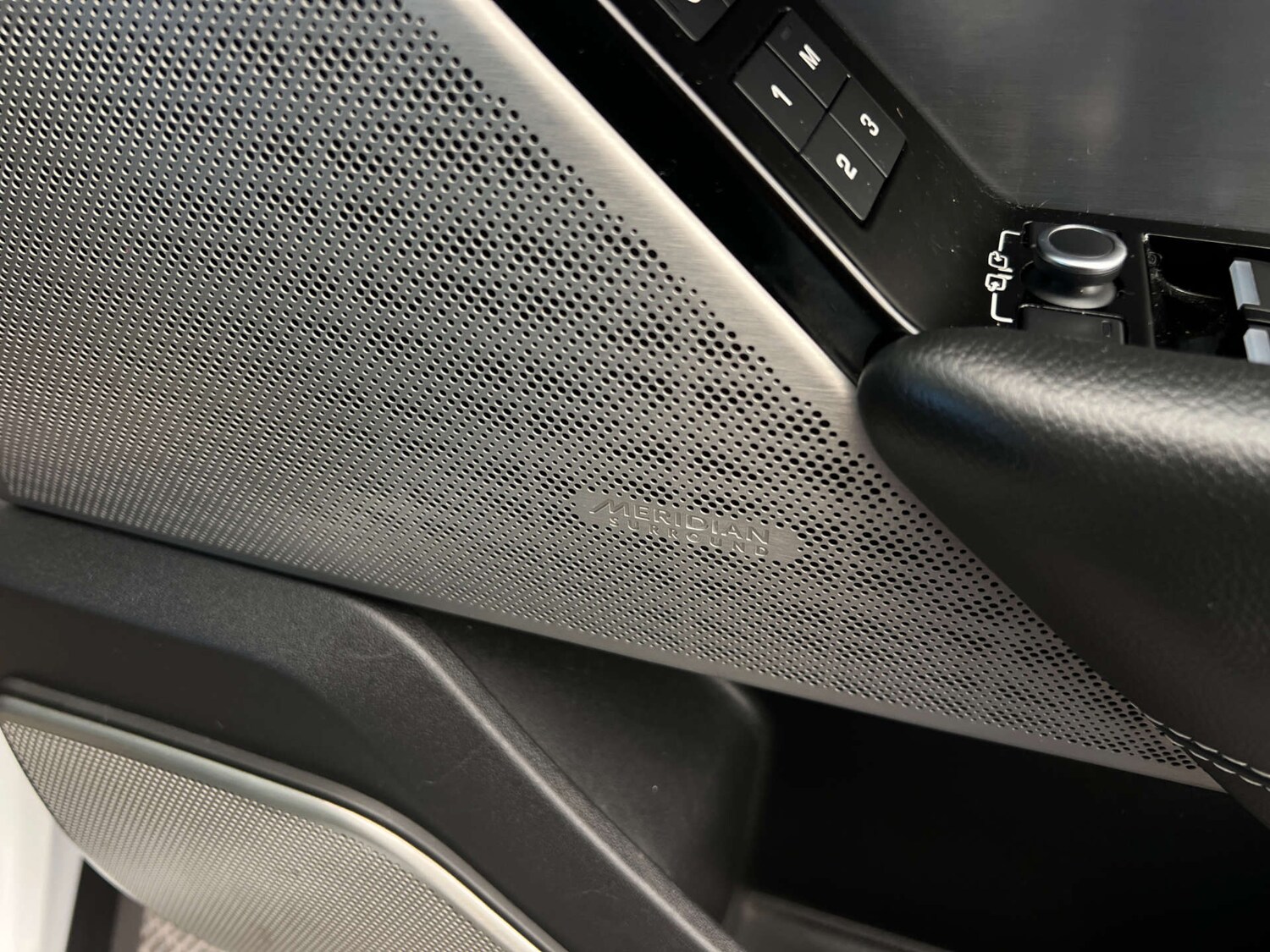 Used Land Rover Range Rover Velar 2018 for sale - 77656588: Photo 15