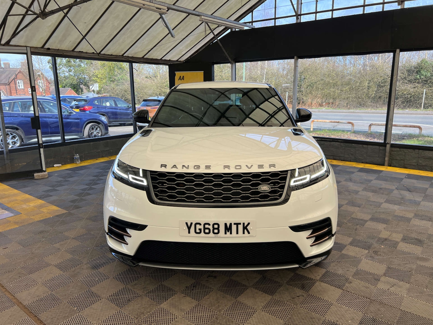 Used Land Rover Range Rover Velar 2018 for sale - 77656588: Photo 4