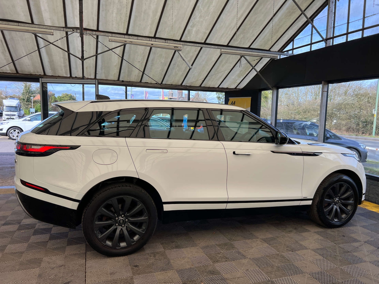 Used Land Rover Range Rover Velar 2018 for sale - 77656588: Photo 9
