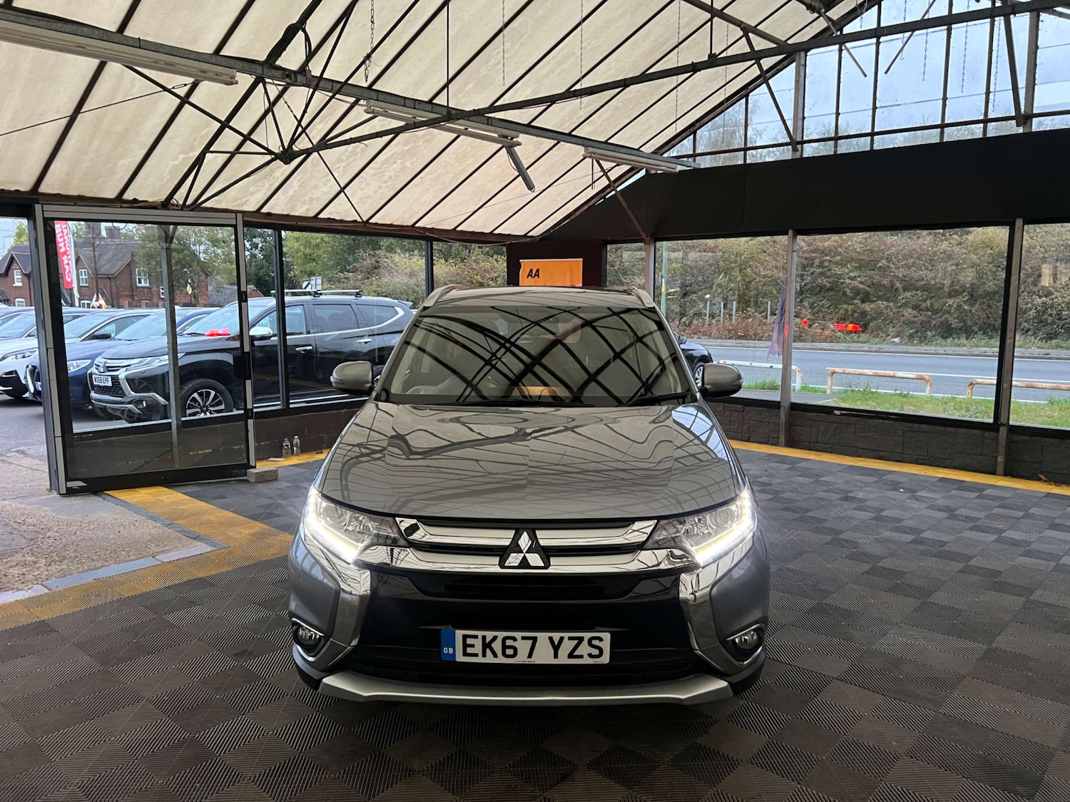 Used Mitsubishi Outlander 2017 for sale - 77745450: Photo 3