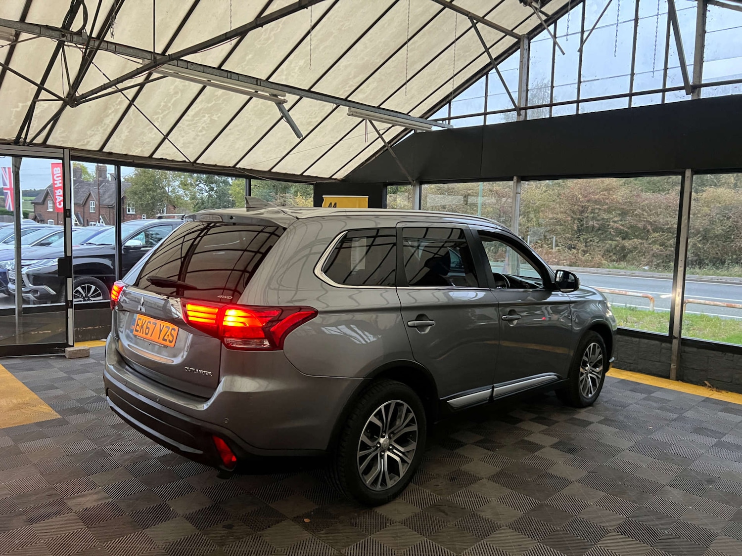 Used Mitsubishi Outlander 2017 for sale - 77745450: Photo 9