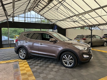 Used Hyundai Santa Fe 2015 for sale - 79053773: Photo