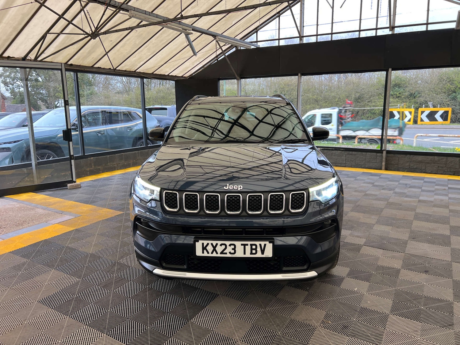 Used Jeep Compass 2023 for sale - 77991965: Photo 4