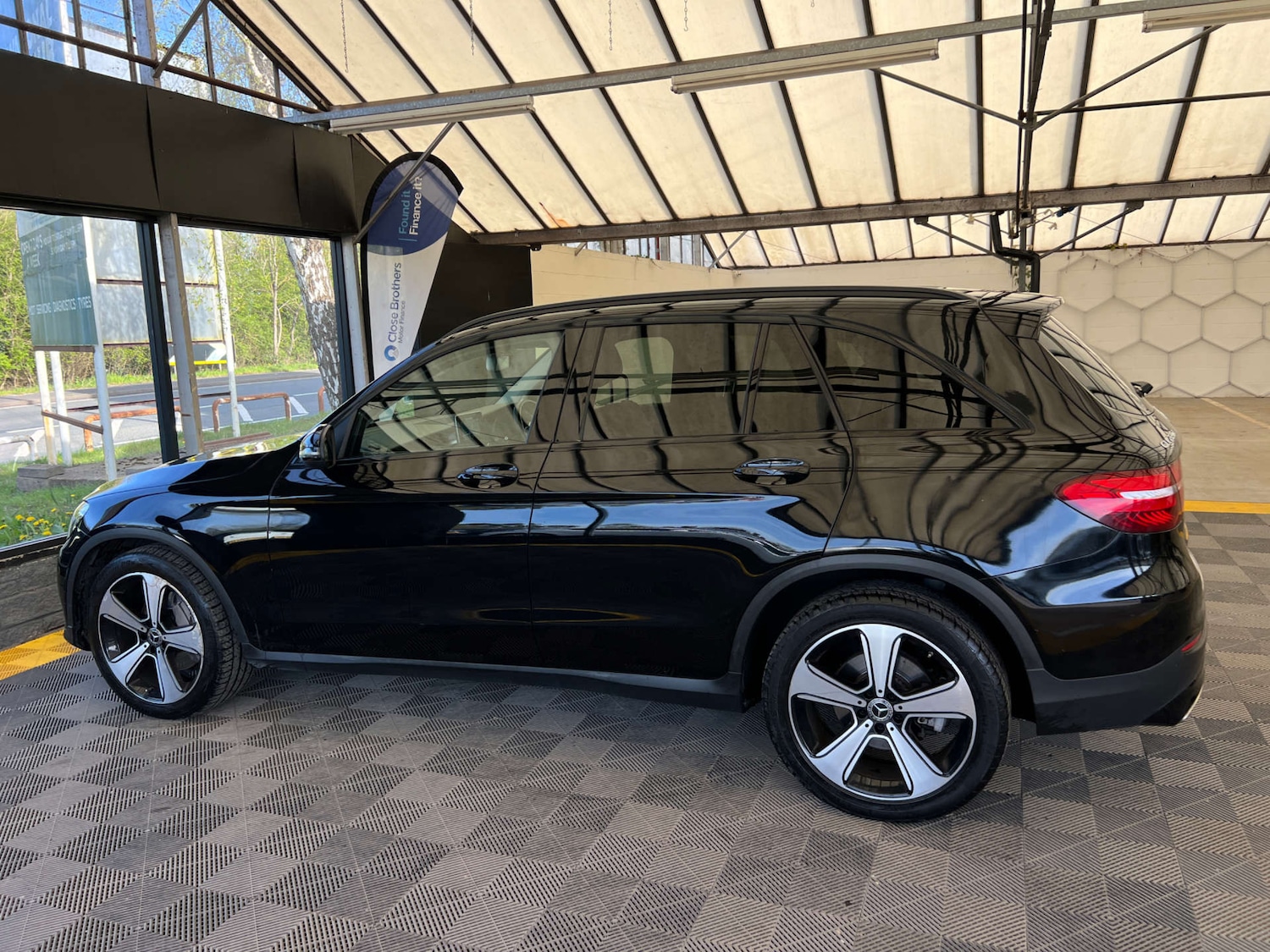 Used Mercedes-Benz GLC 2018 for sale - 78155648: Photo 7