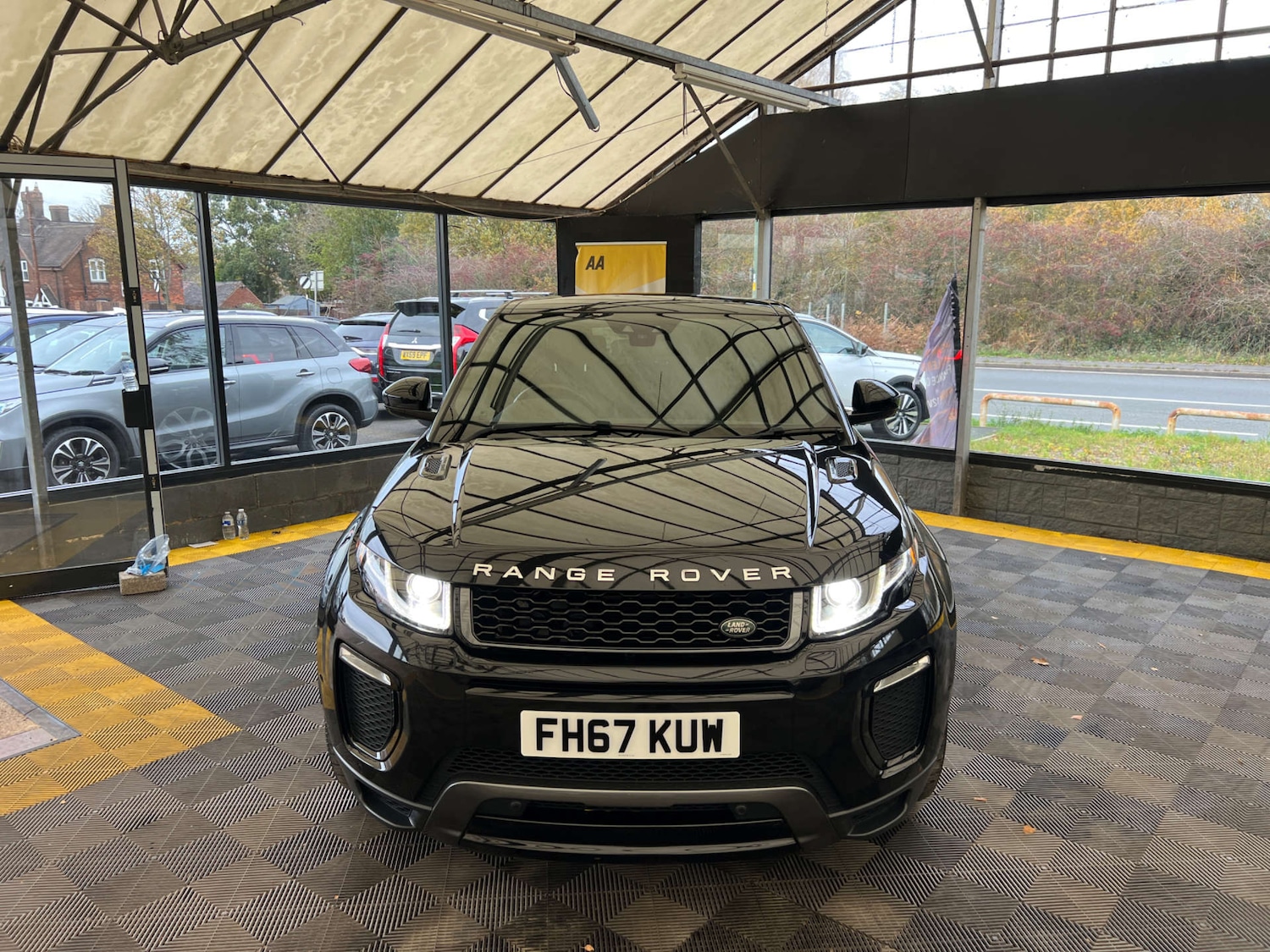 Used Land Rover Range Rover Evoque 2017 for sale - 76483211: Photo 2