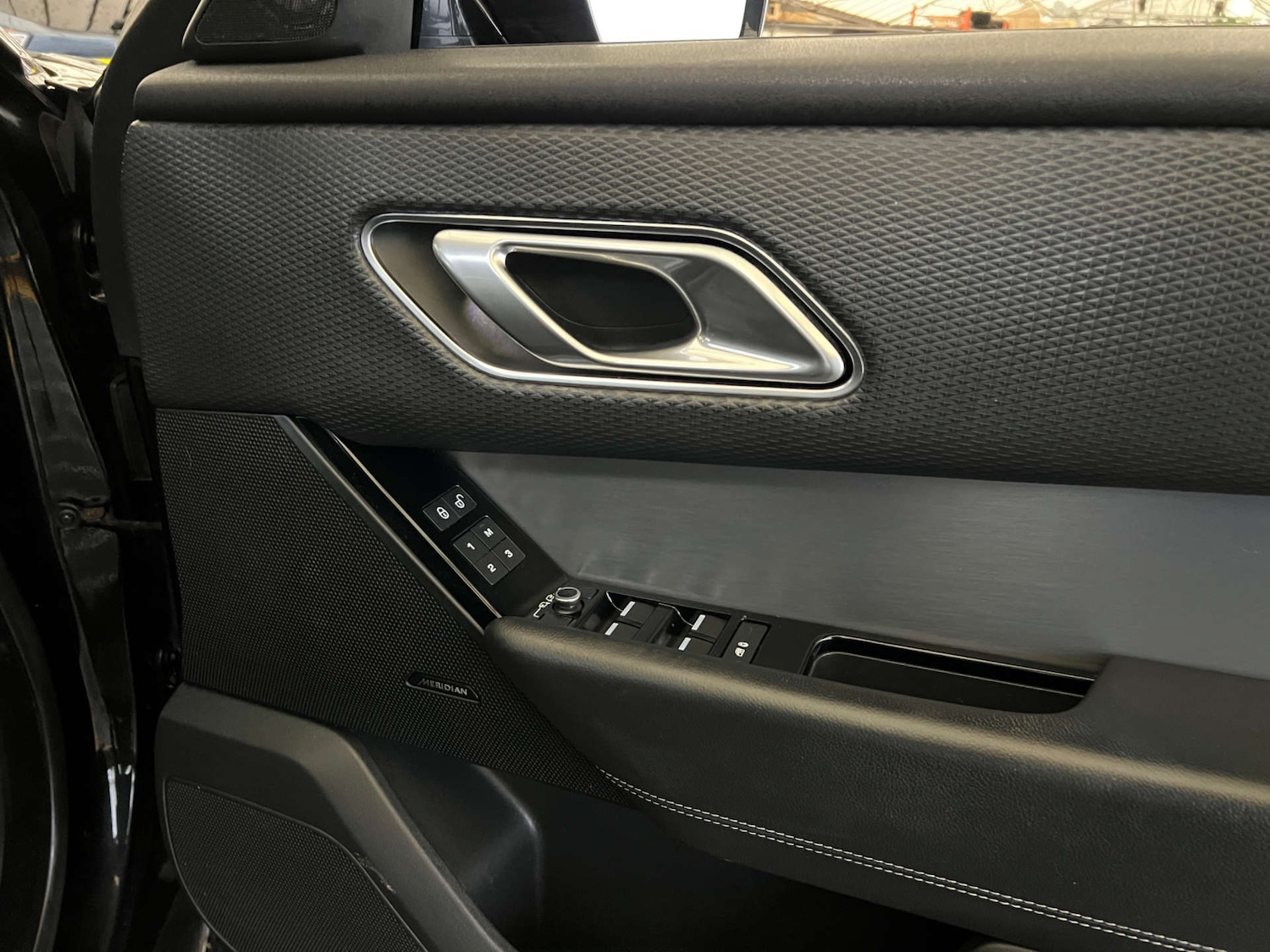 Used Land Rover Range Rover Velar 2018 for sale - 76591665: Photo 12