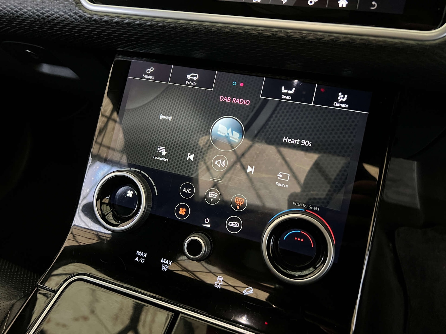 Used Land Rover Range Rover Velar 2018 for sale - 76591665: Photo 19