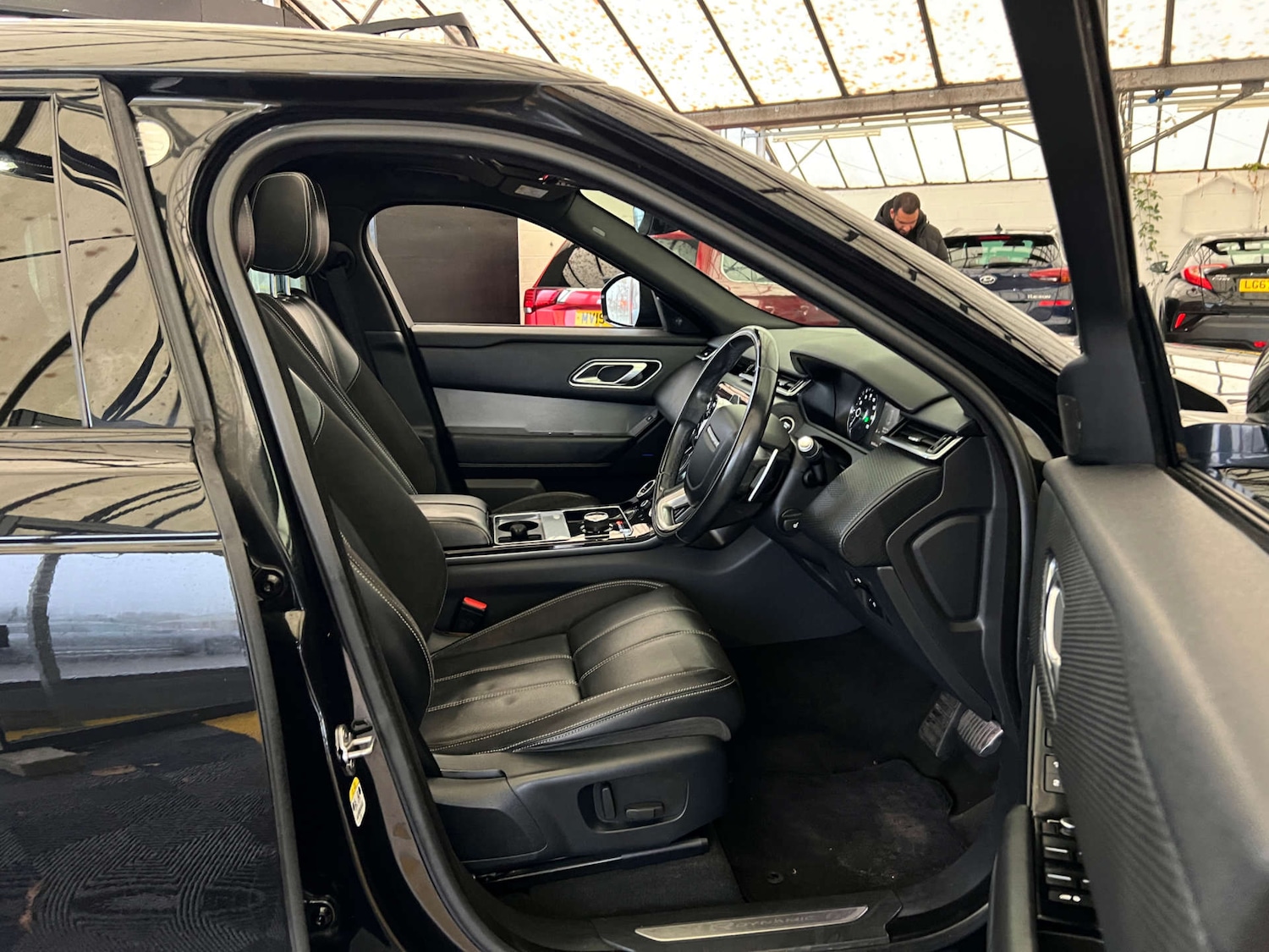 Used Land Rover Range Rover Velar 2018 for sale - 76591665: Photo 8