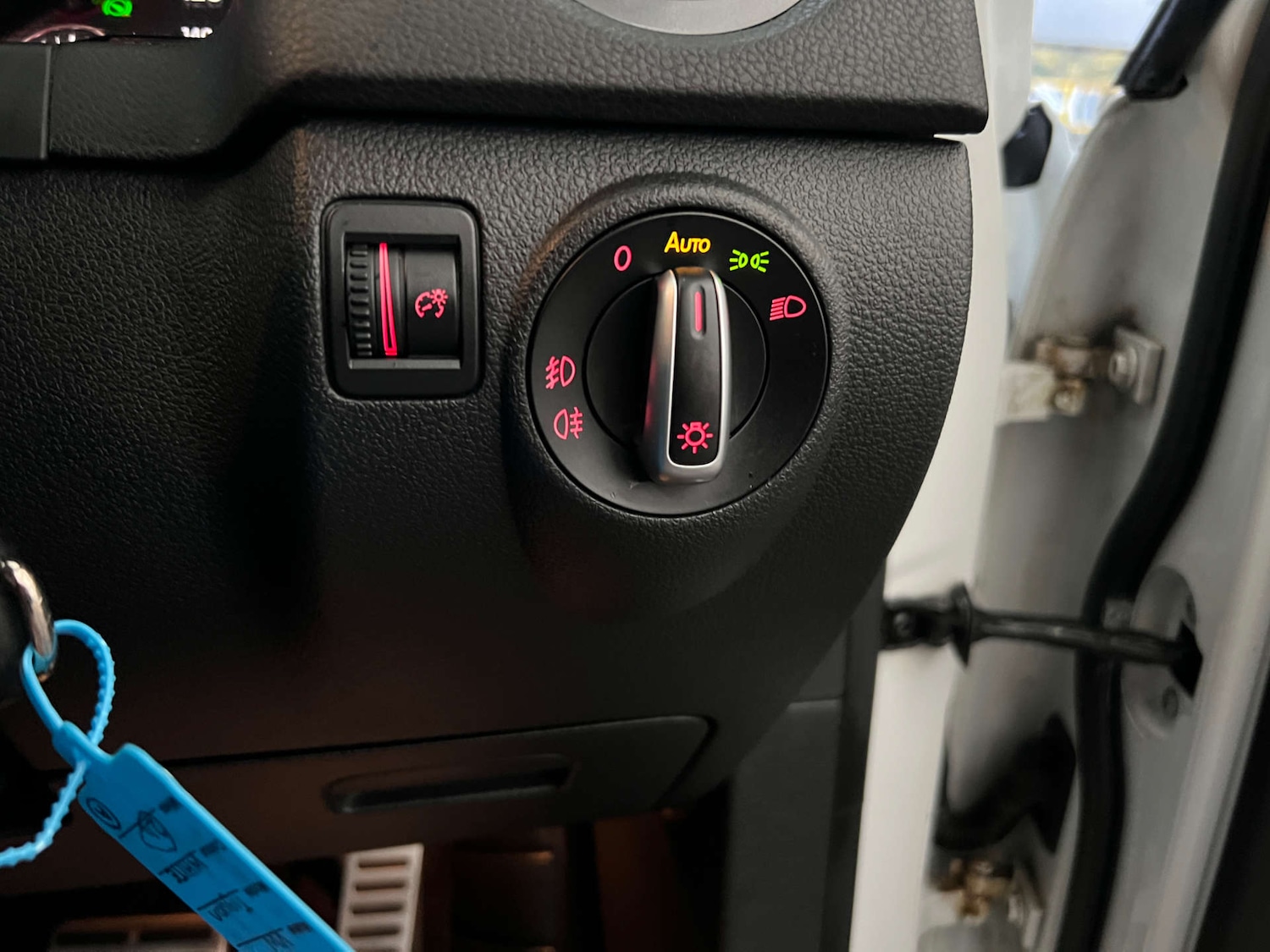 Used Volkswagen Tiguan 2015 for sale - 76477437: Photo 16