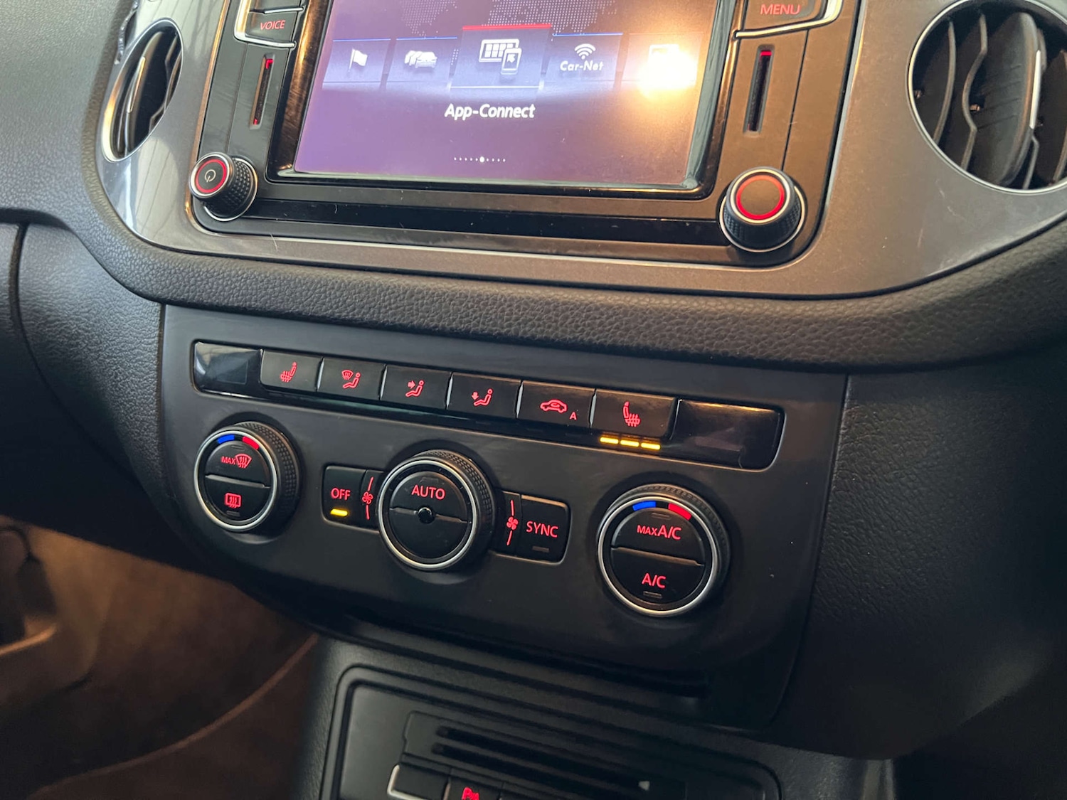 Used Volkswagen Tiguan 2015 for sale - 76477437: Photo 17