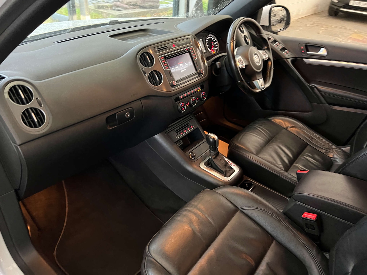 Used Volkswagen Tiguan 2015 for sale - 76477437: Photo 27