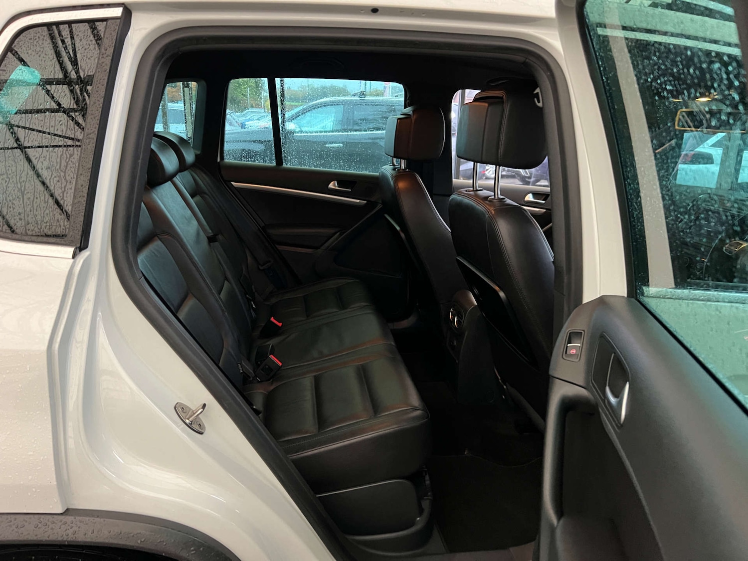 Used Volkswagen Tiguan 2015 for sale - 76477437: Photo 28