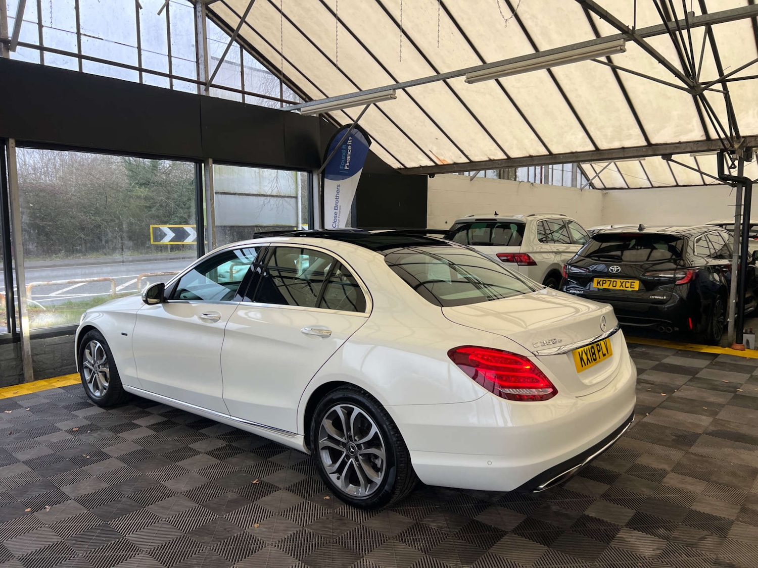 Used Mercedes-Benz C Class 2018 for sale - 77038540: Photo 5