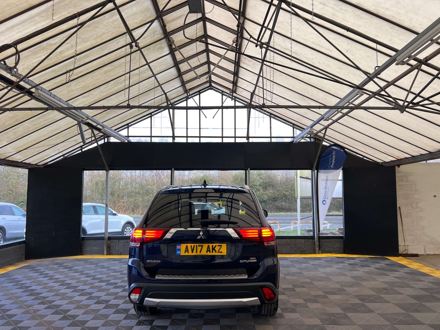 Used Mitsubishi Outlander 2017 for sale - 77888857: Photo 6