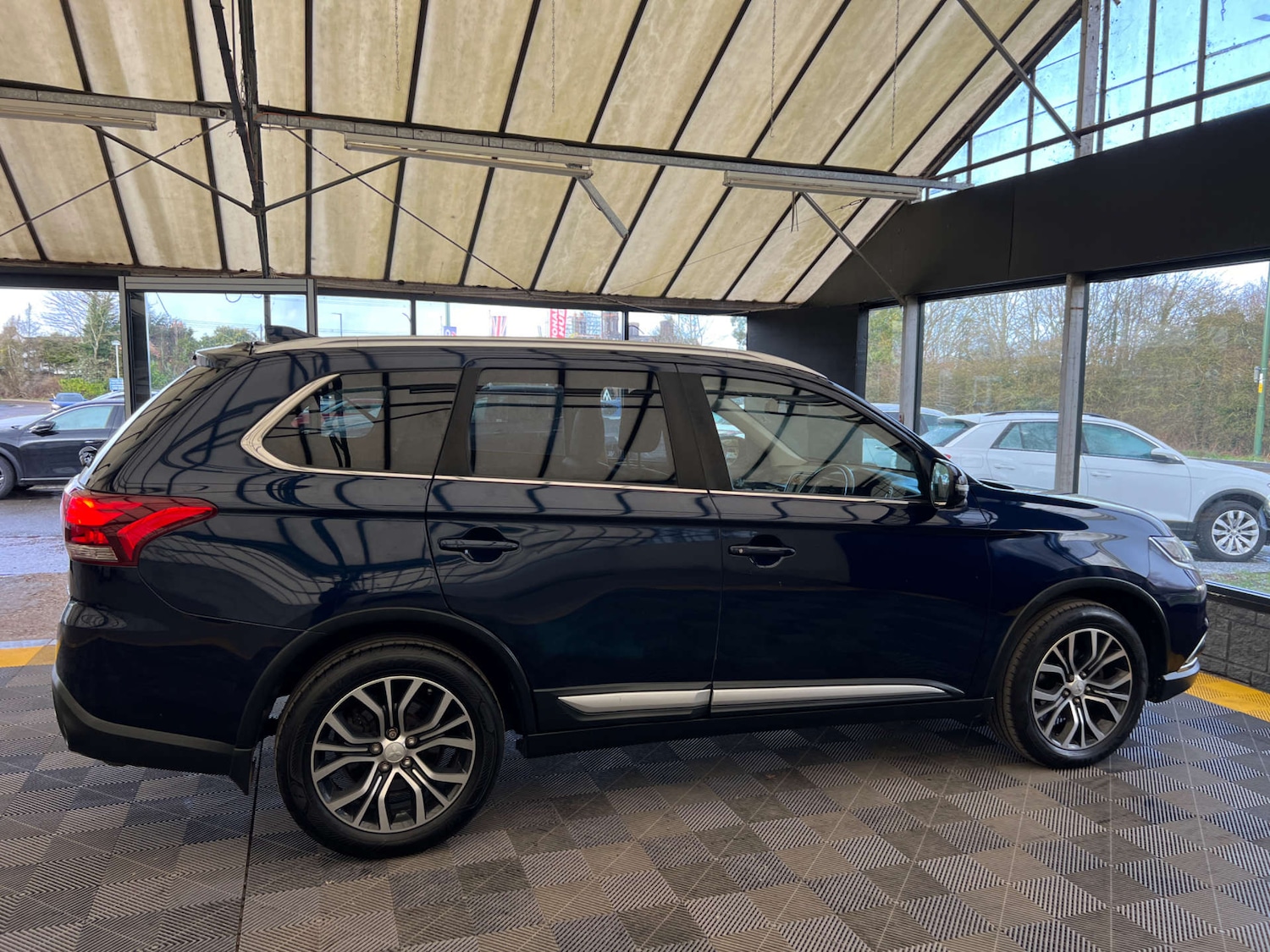 Used Mitsubishi Outlander 2017 for sale - 77888857: Photo 7